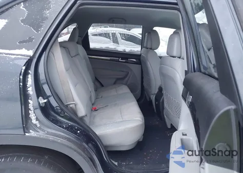 2013 Kia Sorento Lx z USA, uszkodzony, nr VIN 5XYKT4A64DG402288